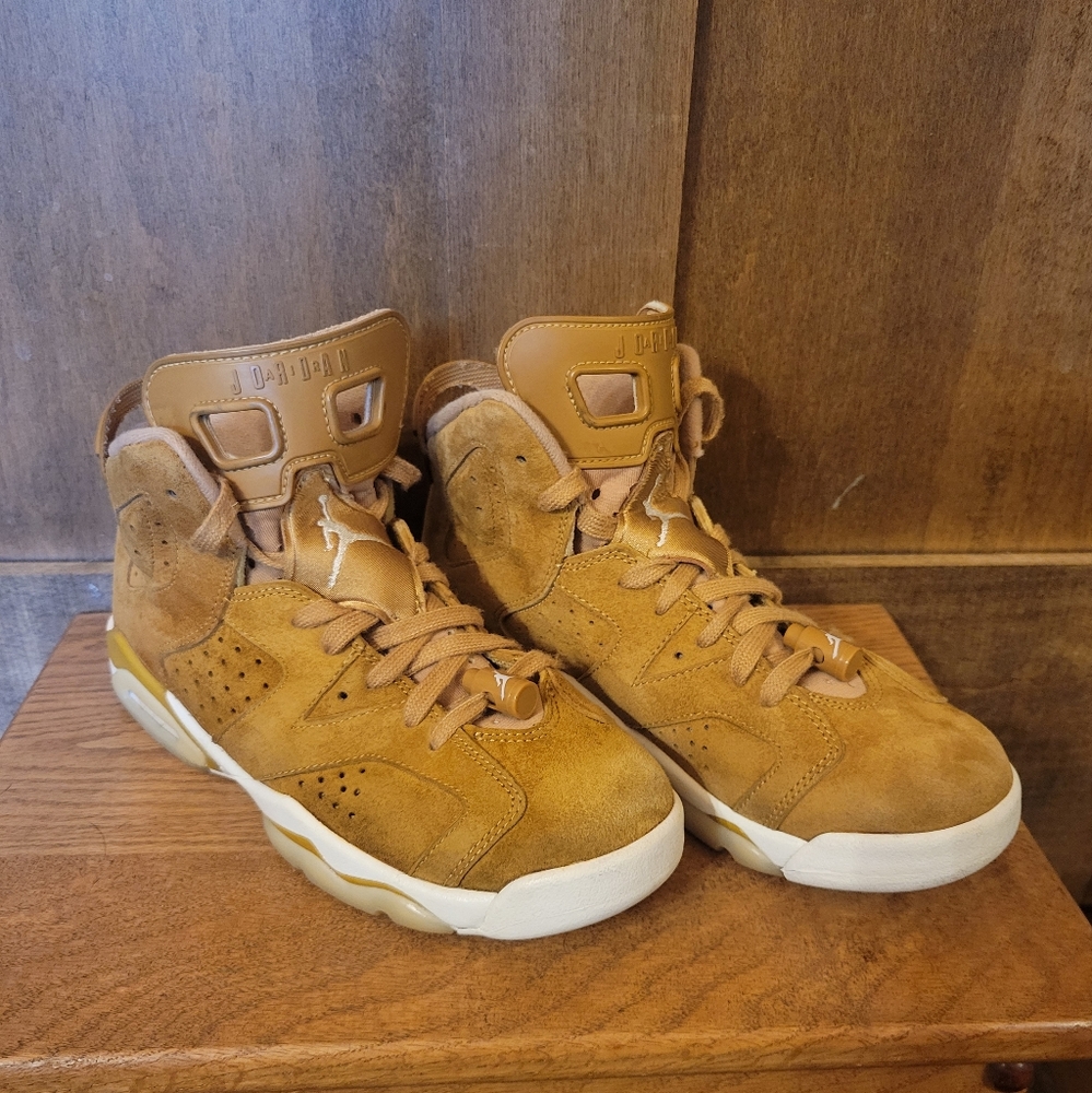 Air Jordan Boys 6 Retro Wheat Gold 384665-705 Basketball Sneakers Size 6Y